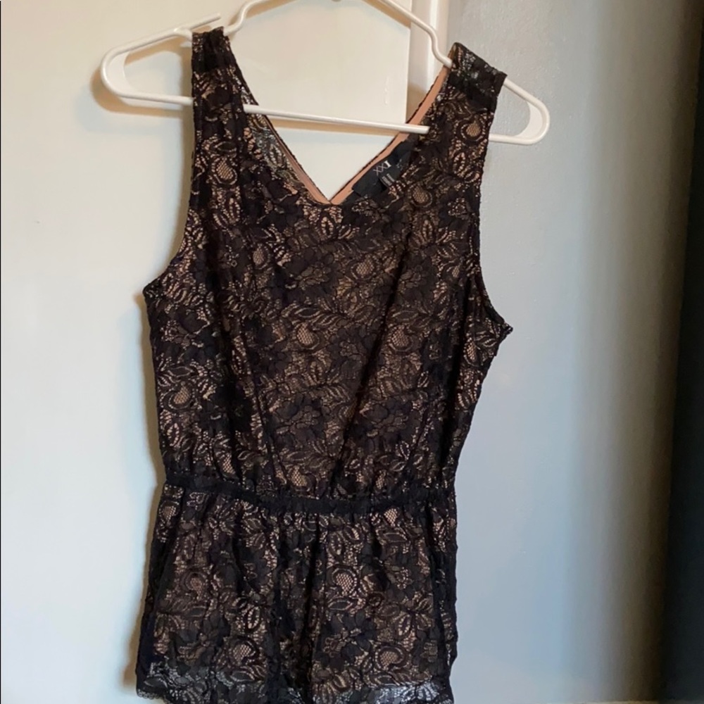 Lace sleeveless tank NWT